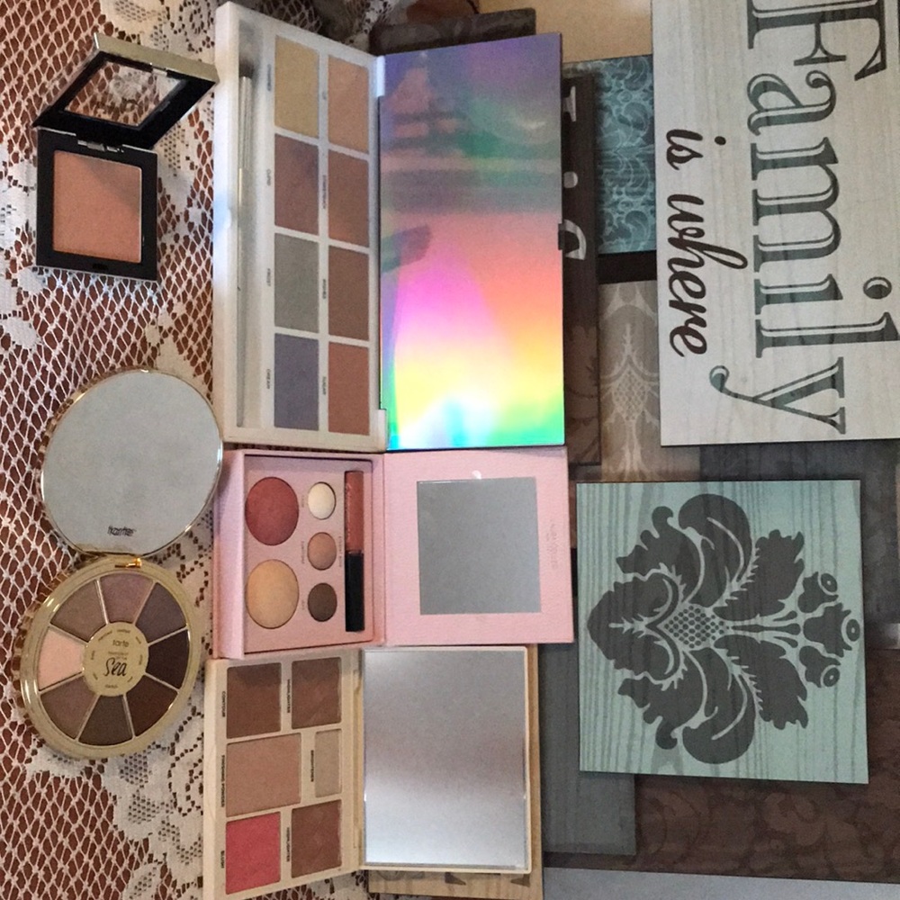 Makeup grouping